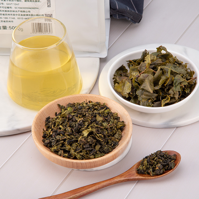 Oolong Tea - Fresh and pleasant, with fragrant flowers overflowing